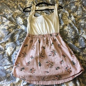 Floral Dress with Exposed Back & Pockets